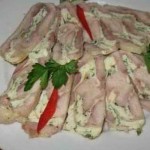 kurinij_rulet_s_chesnokom_i_omletom