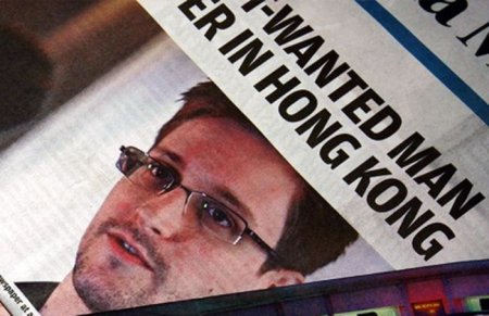 Американский экс-агент Сноуден остается