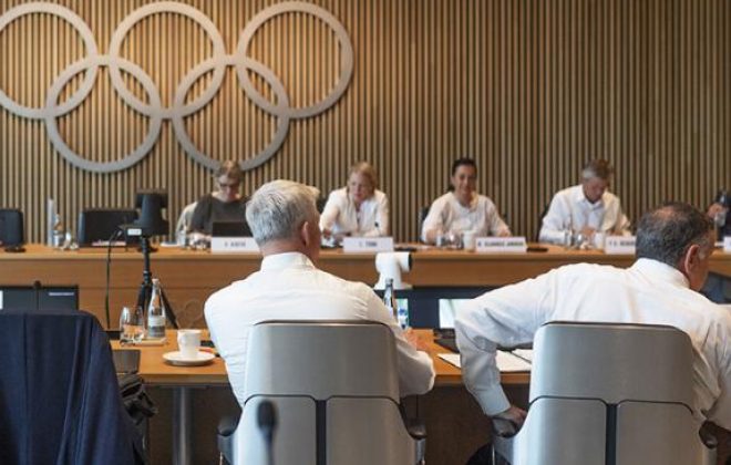 Израиль, Россия и «скандинавские палки» в колеса: МОК вынужден петлять в пунктах Олимпийской хартии