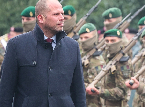 Министр обороны Бельгии опроверг заявления о намерении «стереть Москву с карты»