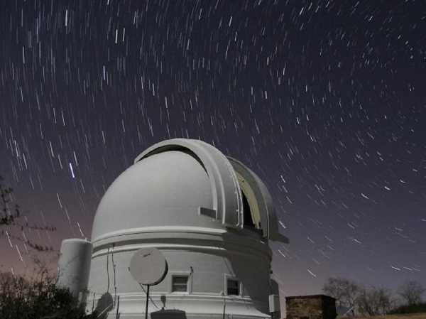 Фотографии обсерватории 50-х годов запечатлели необъяснимые явления в космосе