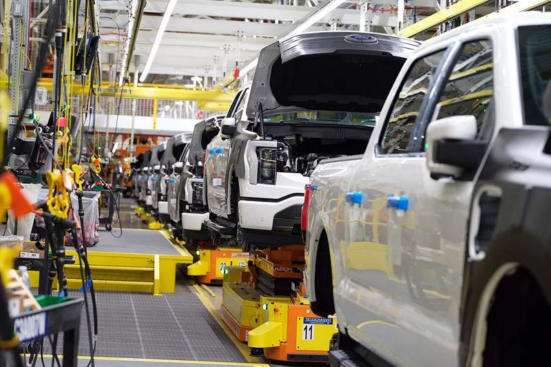 Производители автомобилей недовольны по поводу ограниченного предложения