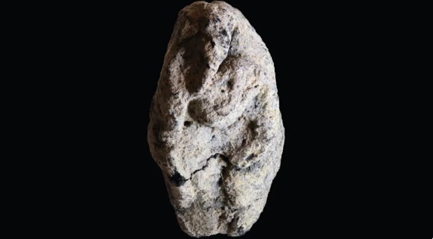 Древняя мифологическая сцена на 12 000-летней фигурке поразила археологов