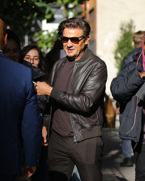  Jeremy Renner denies Yi Zhou's claims they reached 'peaceful' agreement14