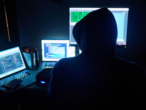 Хакеры получили доступ к личным данным высокопоставленных сотрудников Офиса