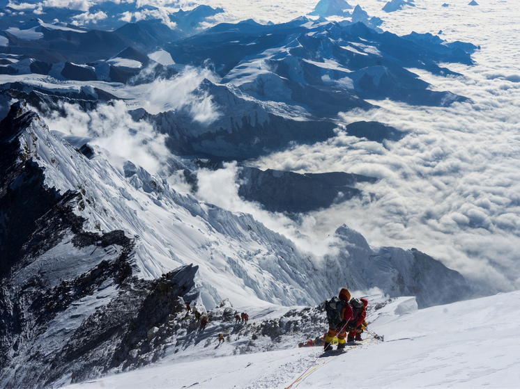 Пятеро альпинистов погибли в результате схода лавины, среди жертв – юная девушка