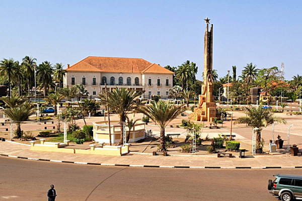 В российском посольстве в африканской стране объявлен повышенный уровень готовности