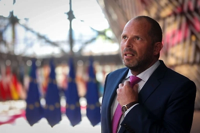 Паника охватила Тео Франкена: над бельгийской ядерной базой замечены дроны