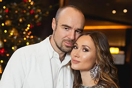 Внезапно, Товстик дала понять, что готова помириться с мужем, который ушел к Дибровой