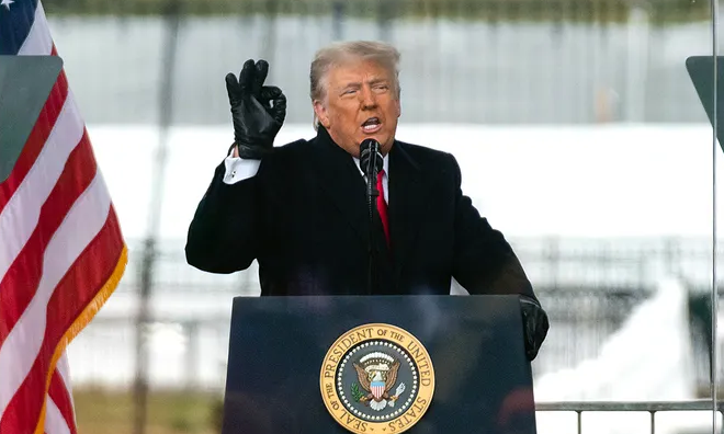 Бывший премьер-министр Великобритании назвал BBC «посмешищем», пока Трамп готовится подать иск