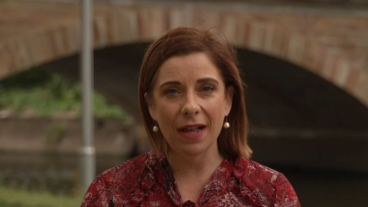 Министр связи «ужалила» почти на 100 000 долларов на авиабилеты в Нью-Йорк