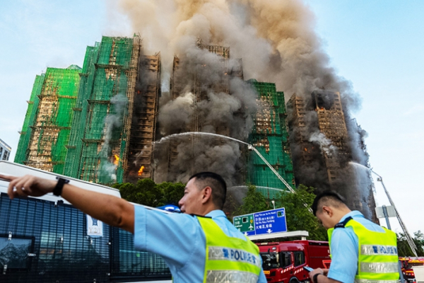 «Человейники» вспыхнули, как спички: Горящий бамбук в Гонконге убил 55 человек, 279 пропали без вести