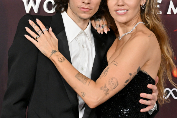 Майли Сайрус и Макс Морандо обручились после 4 лет отношений