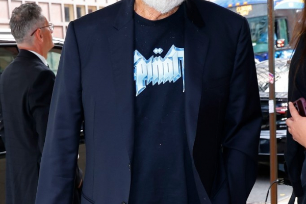 Famed director Rob Reiner, wife Michele stabbed to death in LA home, son eyed as person of interest: sources12