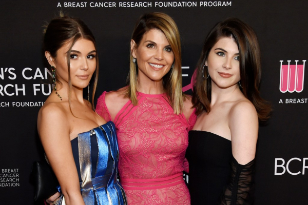 Lori Loughlin makes first public appearance since shocking Mossimo Giannulli split6