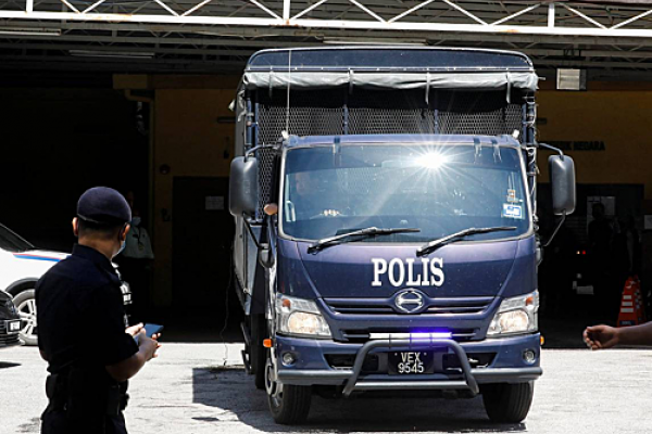 Малазийские власти арестовали туристов, вовлеченных в мужские оргии