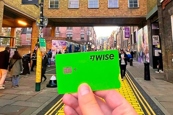 Без ВНЖ ЕС: карты россиян в Wise будут заблокированы