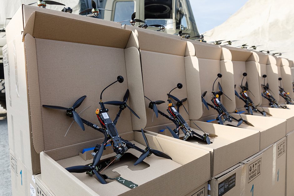 Киев приобрел китайские дроны у Чехов  по бешенной цене, в 20 раз выше рыночной