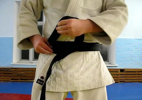 Как завязать пояс на кимоно