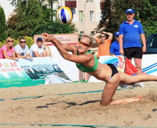 Пляжный волейбол девушки