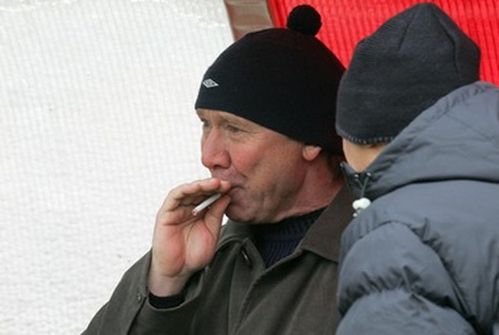 Лионель Месси курит