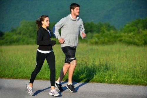 Девушки занимающиеся спортом