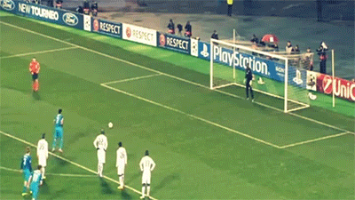 Как отбивать вратарю мяч