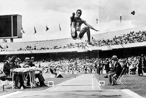 Мировой рекорд по прыжкам в длину