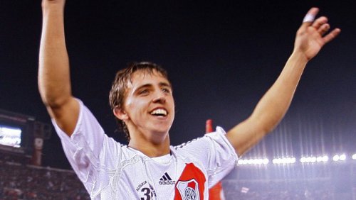 Самый маленький футболист в мире