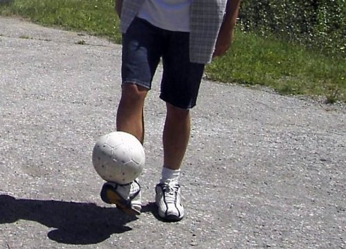 Как набивать мяч