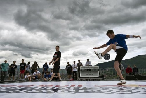 Футбольный фристайл