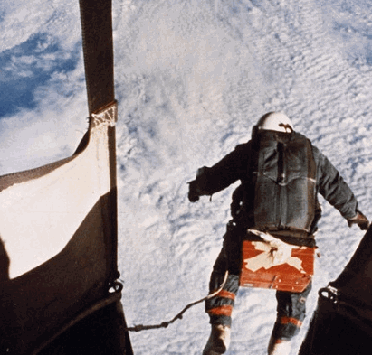 Самый высокий прыжок с парашютом