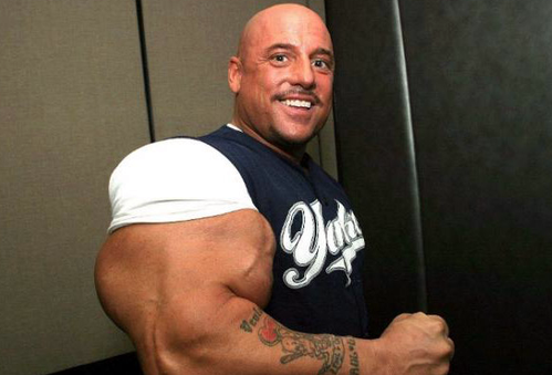 Самый большой бицепс в мире